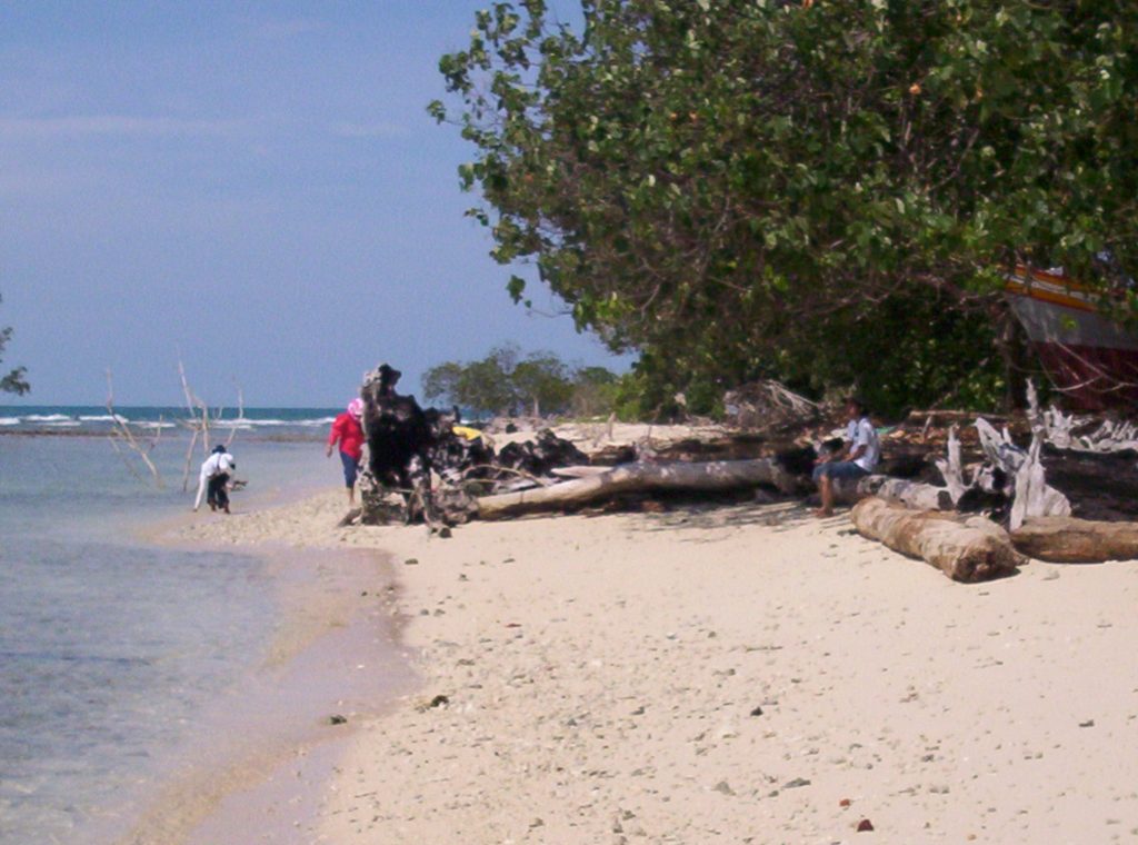 Pantai Pulau Sebira